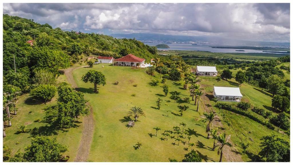 Villa 1 De Standing 80M2 Avec Piscine Et Vue Imprenable Sur La Mer Et Sur La Campagne Riviere-Salee エクステリア 写真